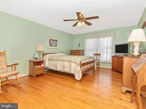Bedroom - 2025 Chapel Ct, Frederick, MD 21702 photo 2 of 6