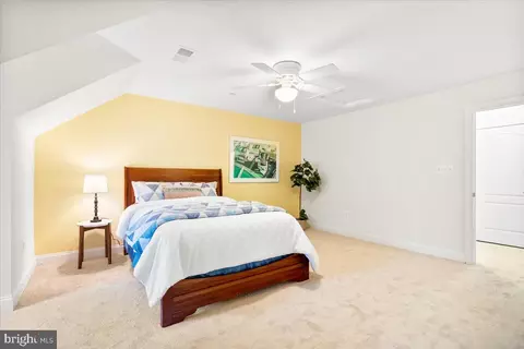Bedroom - 34 Maxwell Sq, Frederick, MD 21701 photo 7 of 9