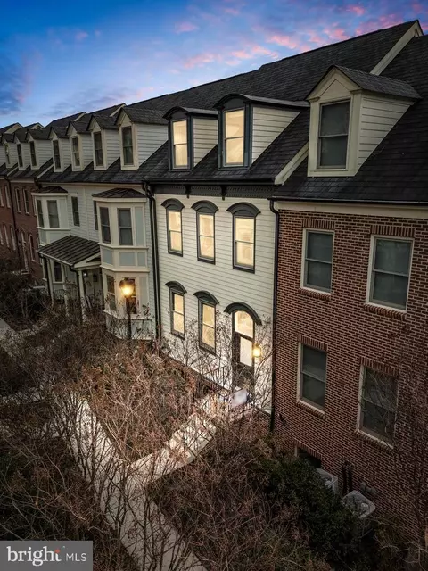34 Maxwell Sq, Frederick, MD 21701