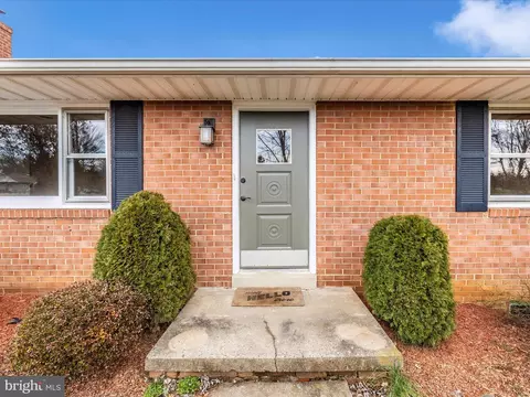 6105 Dover St, Frederick, MD 21704 photo 3