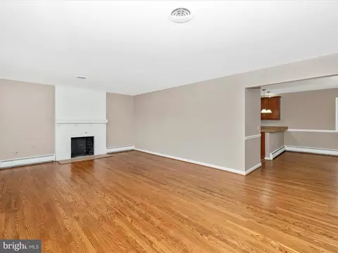 6105 Dover St, Frederick, MD 21704 photo 9