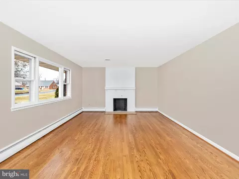 6105 Dover St, Frederick, MD 21704 photo 7