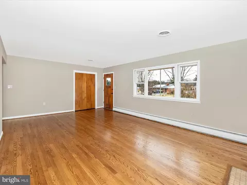 6105 Dover St, Frederick, MD 21704 photo 11