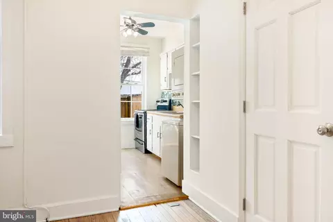Entry Way - 30 S Bentz St, Frederick, MD 21701 photo 3 of 9