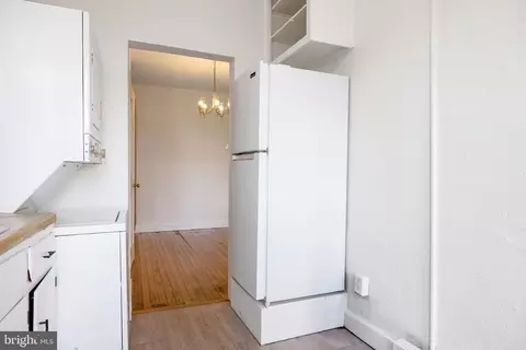 Entry Way - 30 S Bentz St, Frederick, MD 21701 photo 5 of 9