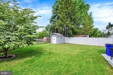 Exterior - 1324 Split Rail Ln, Frederick, MD 21703 photo 5 of 6