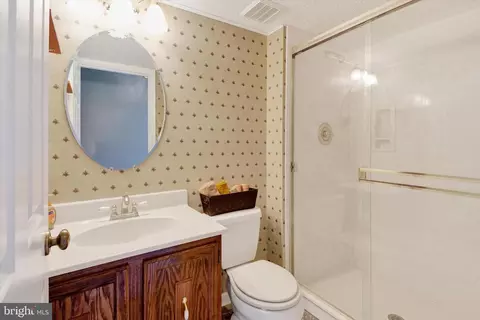Bath - 1324 Split Rail Ln, Frederick, MD 21703 photo 1 of 2