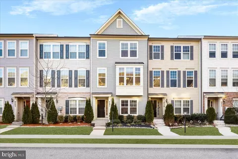 8481 Hedwig Ln, Frederick, MD 21704