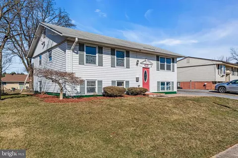 421 White Oak Pl, Frederick, MD 21701