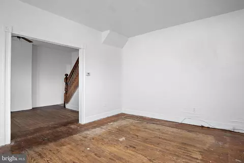 Entry Way - 201 Maple Ave, Frederick, MD 21701 photo 2 of 4