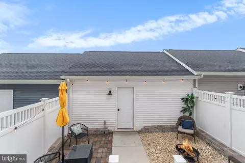 Exterior - 1313 Pedigree St, Frederick, MD 21702 photo 6 of 10