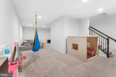 Entry Way - 1313 Pedigree St, Frederick, MD 21702 photo 12 of 18
