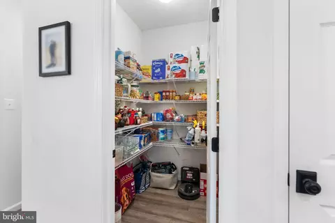 Entry Way - 1313 Pedigree St, Frederick, MD 21702 photo 4 of 18