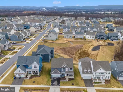 View/Area - 5602 Pine Bluff Ct, Frederick, MD 21704 photo 2 of 7