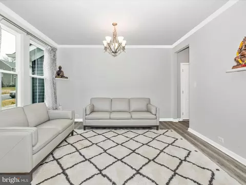 Living - 5602 Pine Bluff Ct, Frederick, MD 21704 photo 1 of 5