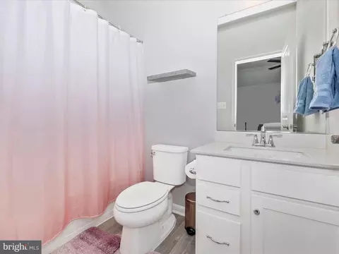 Bath - 5602 Pine Bluff Ct, Frederick, MD 21704 photo 4 of 5