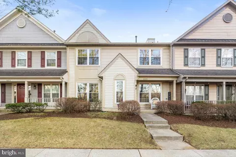 825 Waterford Dr, Frederick, MD 21702