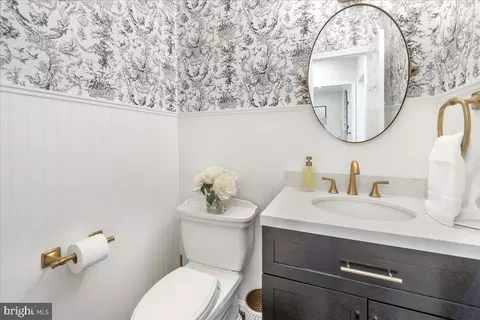 Bath - 8029 Ridge Rd, Frederick, MD 21702 photo 1 of 6