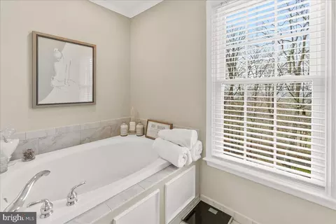 Bath - 8029 Ridge Rd, Frederick, MD 21702 photo 4 of 6