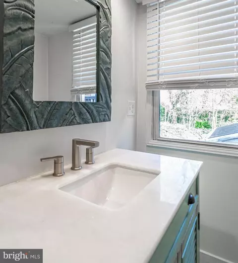Bath - 19 E South St, Frederick, MD 21701 photo 4 of 6