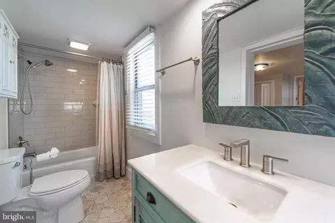 Bath - 19 E South St, Frederick, MD 21701 photo 2 of 6