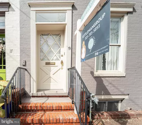 Exterior - 19 E South St, Frederick, MD 21701 photo 2 of 9