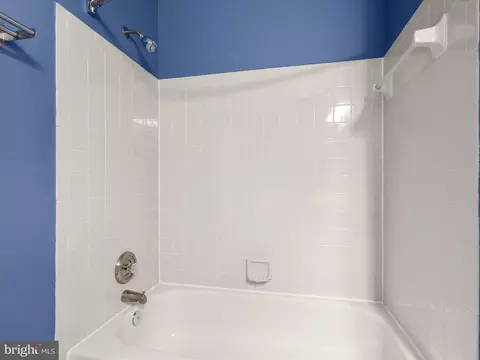 Bath - 6329 New Haven Ct, Frederick, MD 21703 photo 3 of 4