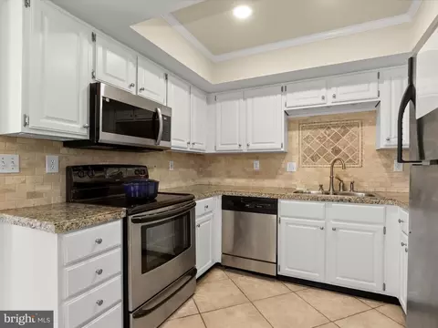 Kitchen - 6329 New Haven Ct, Frederick, MD 21703 photo 2 of 4