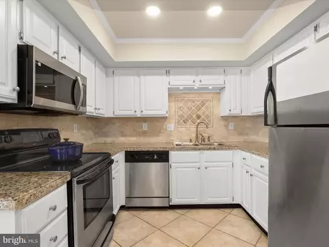 Kitchen - 6329 New Haven Ct, Frederick, MD 21703 photo 3 of 4