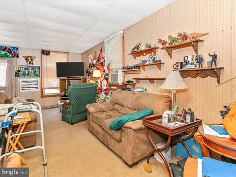 113 E Main St, Thurmont, MD 21788 photo 5