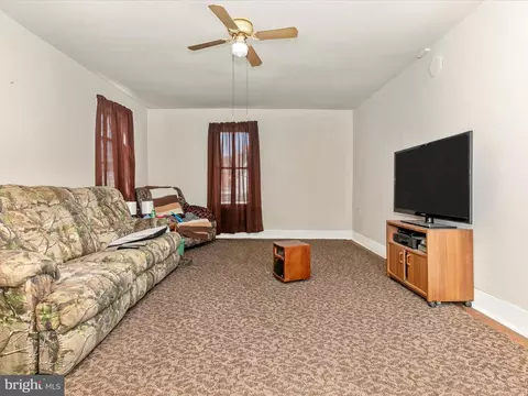113 E Main St, Thurmont, MD 21788 photo 17