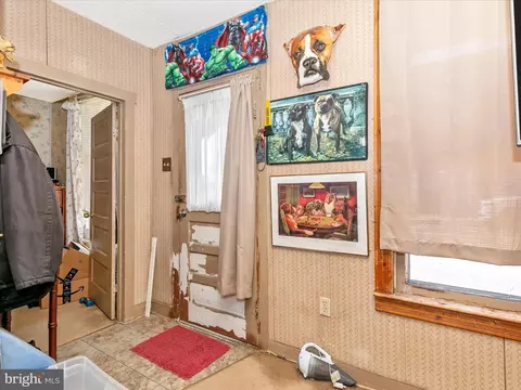 113 E Main St, Thurmont, MD 21788 photo 3