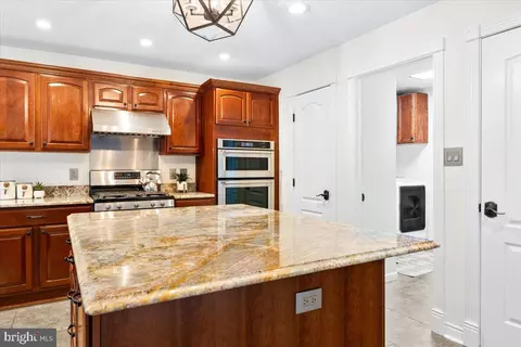 Kitchen - 5888 Bridge Spring Rd, Frederick, MD 21704 photo 5 of 5