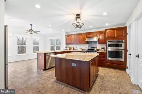Kitchen - 5888 Bridge Spring Rd, Frederick, MD 21704 photo 2 of 5