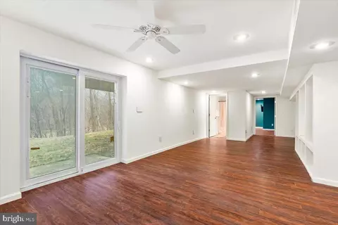 Living - 5888 Bridge Spring Rd, Frederick, MD 21704 photo 3 of 4