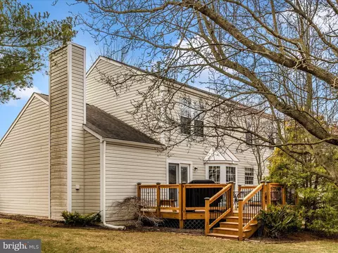 6252 Darlington Ct, Frederick, MD 21703 photo 2