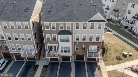 6155 Murray Ter, Frederick, MD 21703 photo 2
