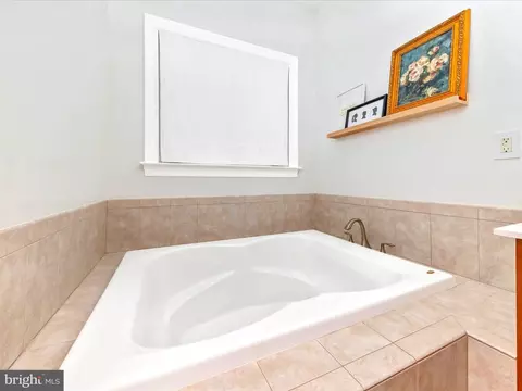 Bath - 3547 Sprigg Street South St, Frederick, MD 21704 photo 3 of 7