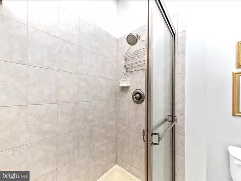 Bath - 3547 Sprigg Street South St, Frederick, MD 21704 photo 4 of 7