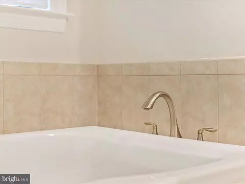 Bath - 3547 Sprigg Street South St, Frederick, MD 21704 photo 6 of 7