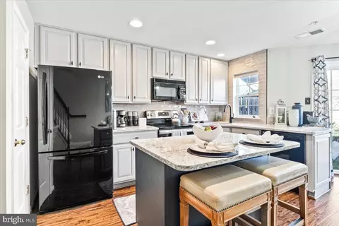 616 Cawley Dr, Frederick, MD 21703 photo 4