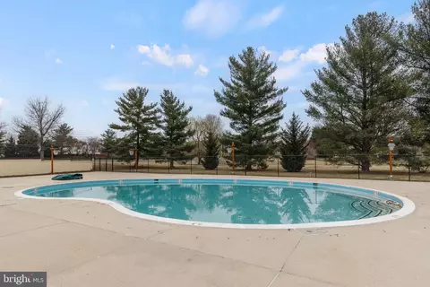 Exterior - 5669 Crabapple Dr, Frederick, MD 21703 photo 4 of 5