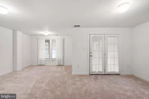 Living - 5564 Brittany Ct, Frederick, MD 21703 photo 4 of 7