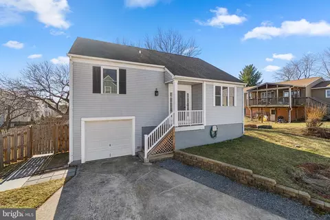 1630 Andover Ln, Frederick, MD 21702 photo 2