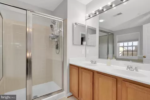 Bath - 3647 Islington St, Frederick, MD 21704 photo 2 of 3