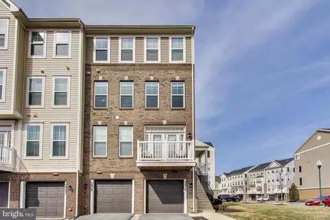 5876 Imperial Dr, Frederick, MD 21703