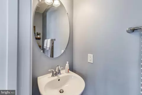 5876 Imperial Dr, Frederick, MD 21703 photo 12