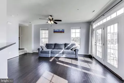 5876 Imperial Dr, Frederick, MD 21703 photo 5