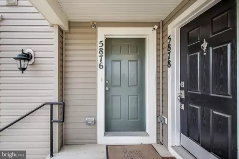 5876 Imperial Dr, Frederick, MD 21703 photo 3