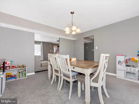 Dining - 4983 Robin Ct, Frederick, MD 21703 photo 3 of 3